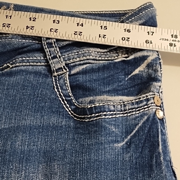 Wallflower Straight Leg Lightly Distressed Blue DenimJeans Stretchy 5 Pocket - Picture 10 of 15